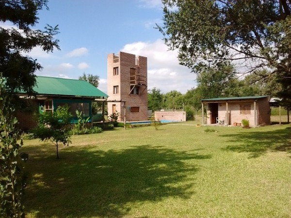 Casa + Departamento +Local en Solar de los Molinos