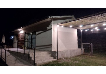 Se alquila casa con gas natural en VGB!!!!